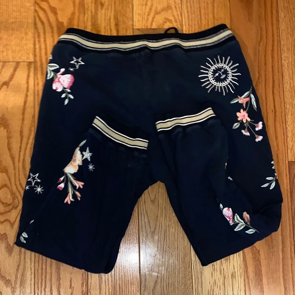 JW Los Angelos Black  Floral Embroidered Jogger Sweatpants - Picture 7 of 9